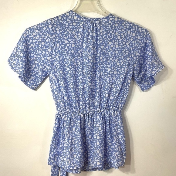 Blue White Floral Peplum Blouse Short Sleeve Coastal Summer Top XS - Picture 3 of 10